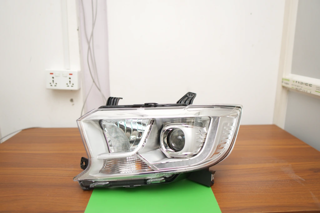 Front combined light